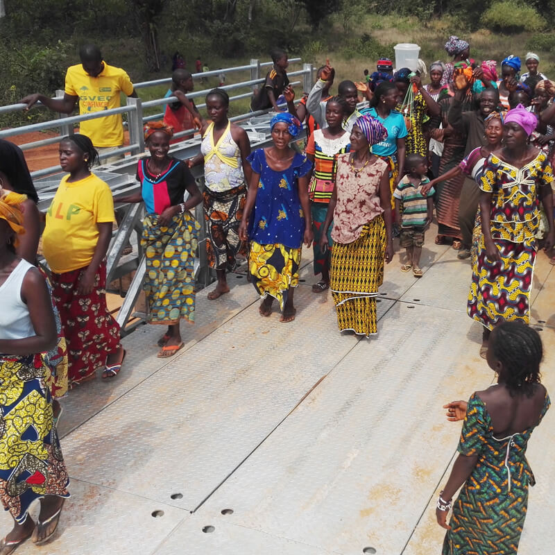 Construcción de 10 puentes de acero en Guinea