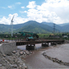 Puente Bailey en la ciudad de Nyingchi, Tíbet