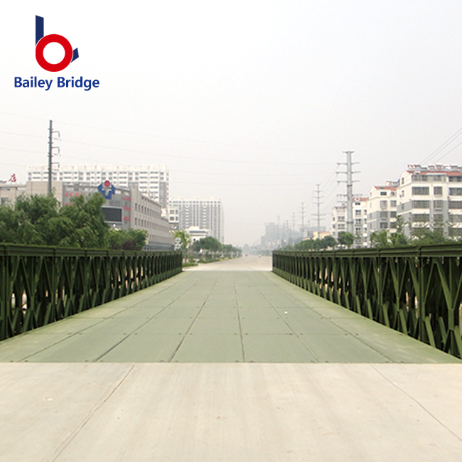 Instalaci&oacute;n del puente compacto 321 Bailey en zona de recuperaci&oacute;n de emergencia